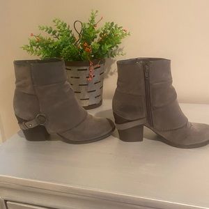 Fergalicious grey boots size 8.5